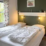 3 Bedroom Awesome In *