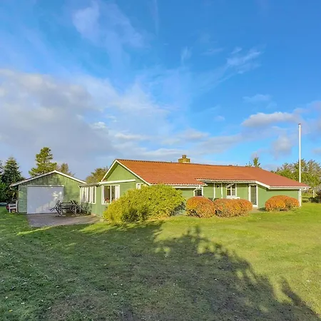 3 Bedroom Awesome In * Tarm