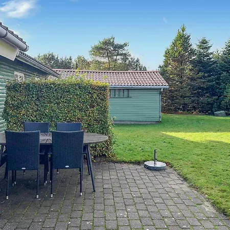 3 Bedroom Awesome In Tarm