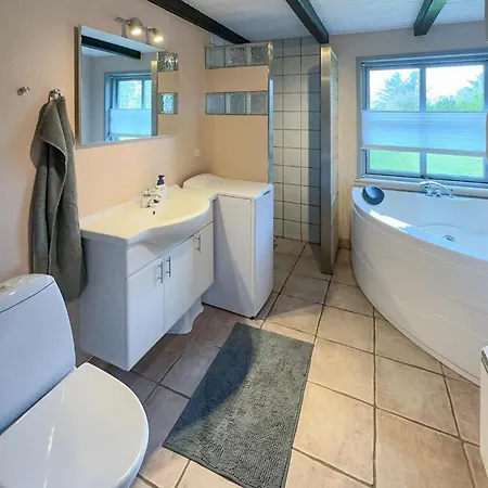3 Bedroom Awesome In Tarm