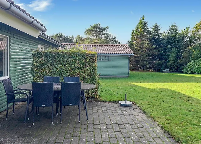 3 Bedroom Awesome In Tarm