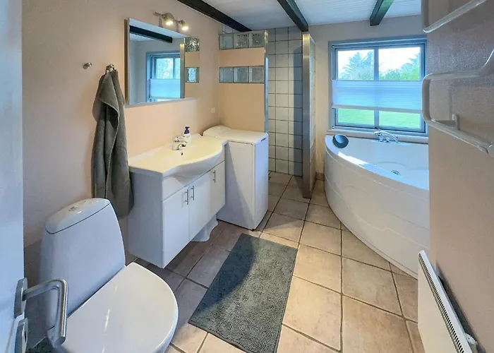 3 Bedroom Awesome In Tarm